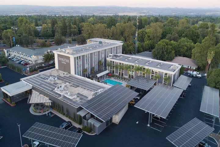 Hotel 4 of 59