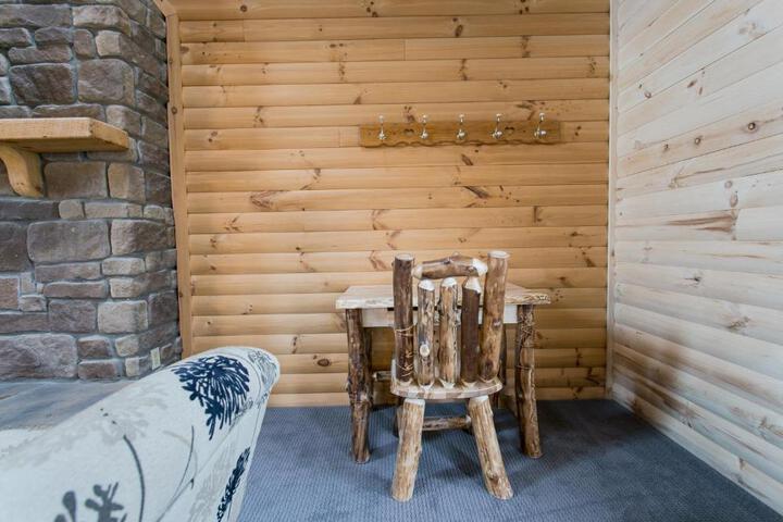 Coblentz Country Lodge by Amish Country Lodging