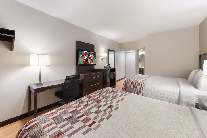 Red Roof Inn & Suites Columbus - West Broad