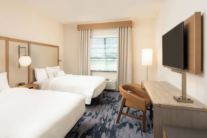 Room 10 of 18