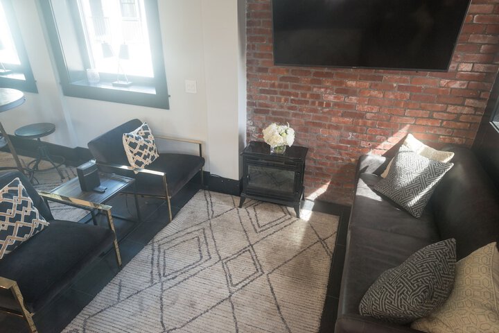 Room 12 of 33