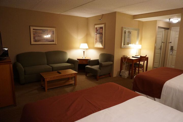 Room 9 of 33