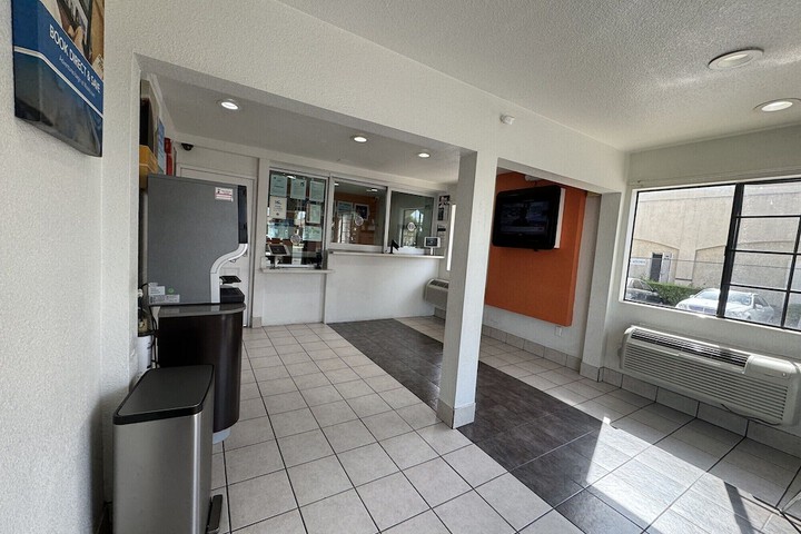 Motel 6 Bellflower CA - Los Angeles