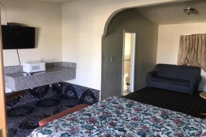 Galleria Inn Montclair / Ontario