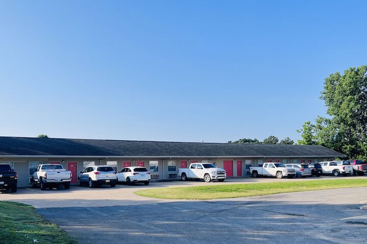 Suite 16 Motel