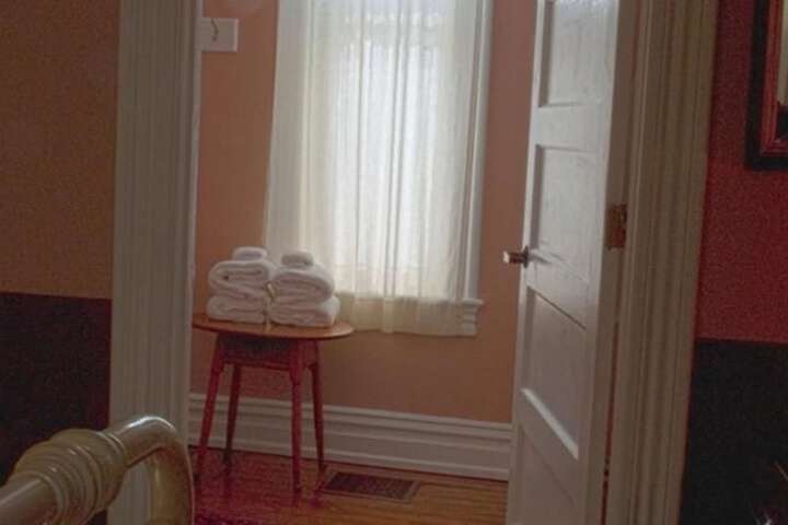 Room 38 of 65