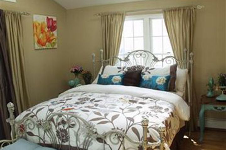 The Rochester Carriage House Bed & Breakfast