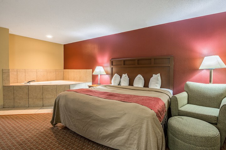 Room 32 of 61