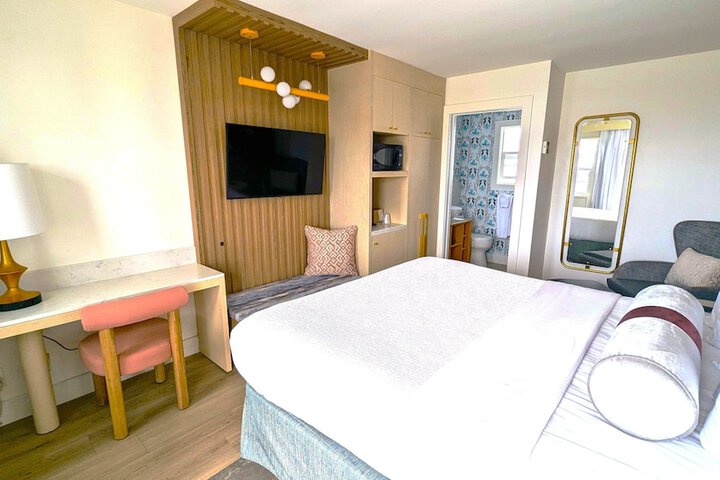 Room 18 of 61