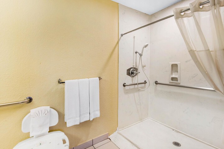 Room 15 of 27