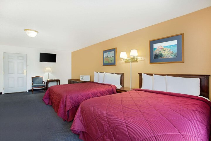 Room 12 of 23
