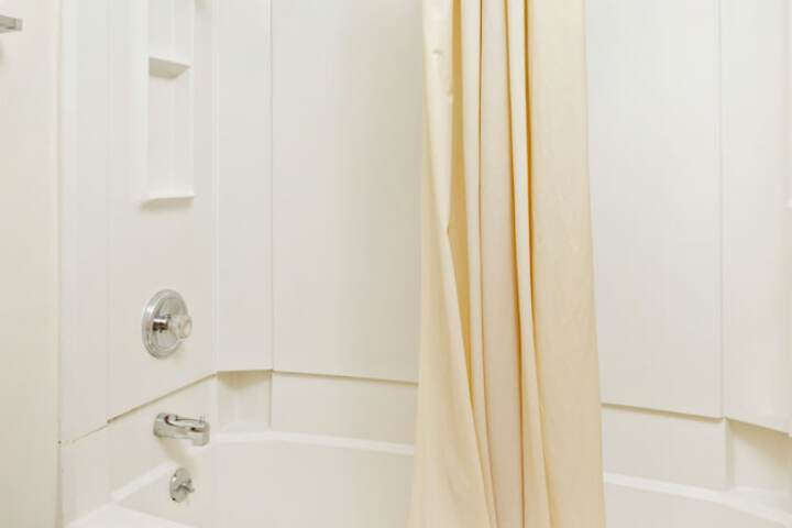 Room 33 of 57