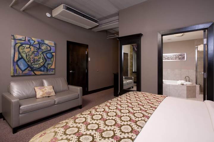 The Giacomo Niagara Falls NY an Ascend Collection Hotel