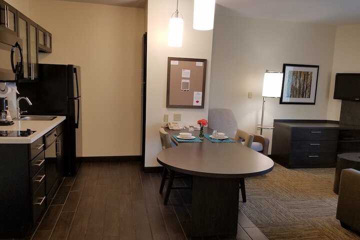 Room 30 of 38