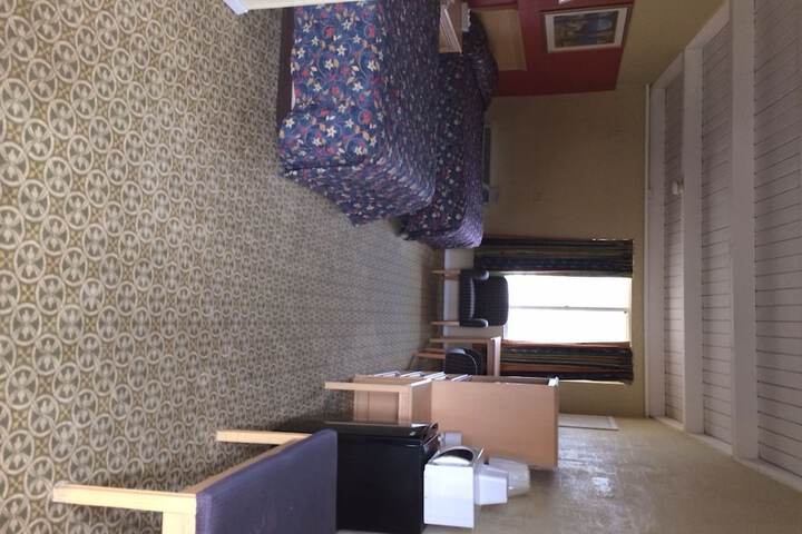 Room 10 of 11
