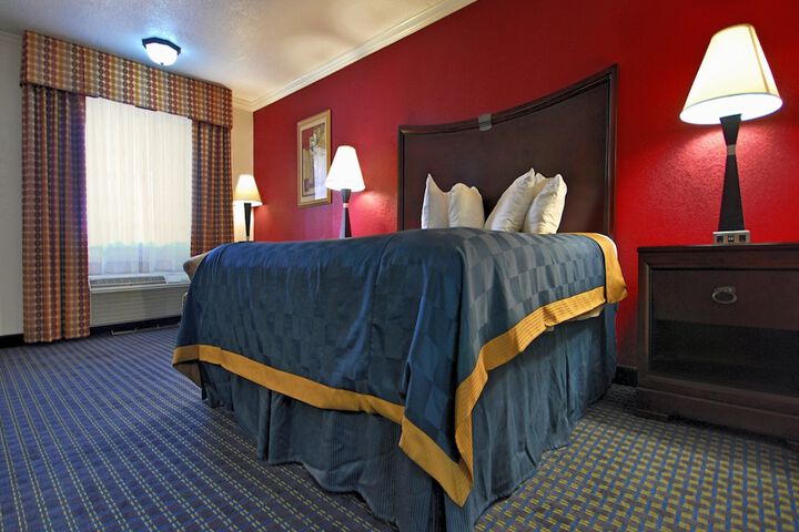 Room 11 of 15