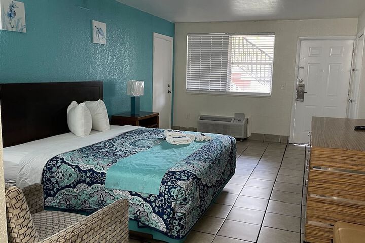 Room 27 of 46