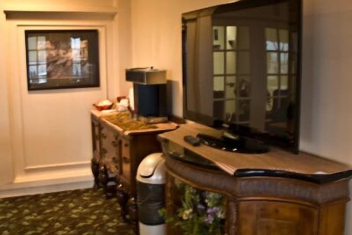 Hillside Inn