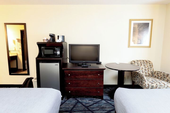 Quality Inn & Suites Marinette