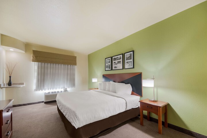 Room 38 of 48