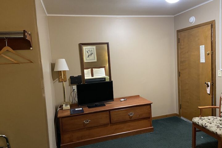 Room 19 of 61