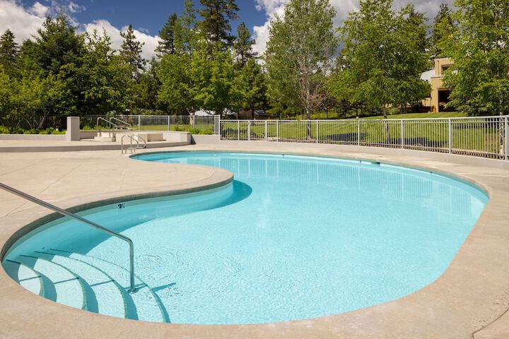 Pool 16 of 65