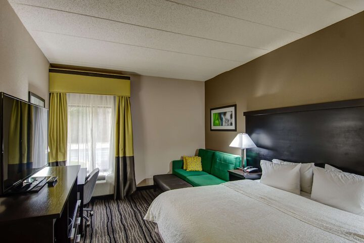 Room 12 of 27