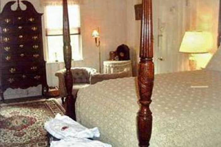Isaac Hilliard House