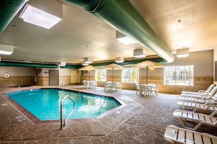 Pool 4 of 33