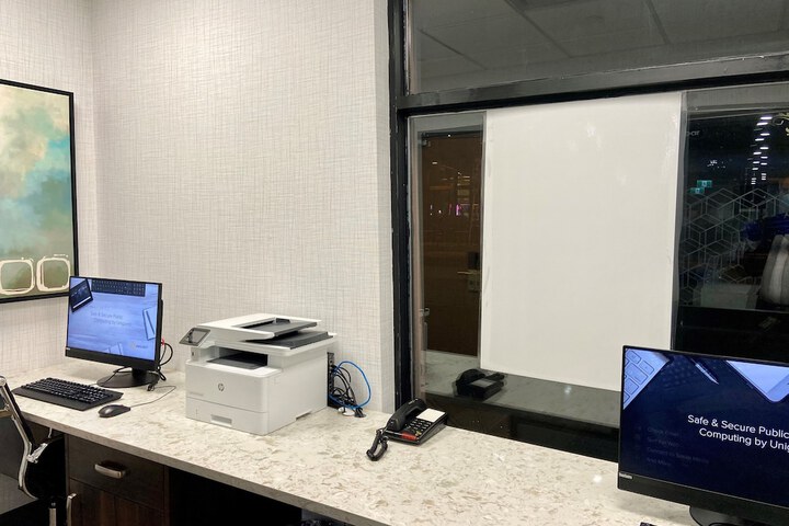 Business Center 73 of 74