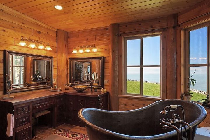 Lx28: Gold Beach Oceanfront Estate