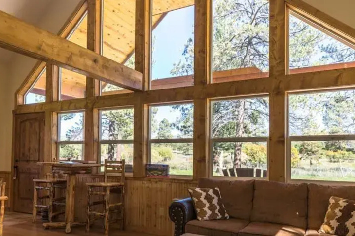 MAJESTIC DUDE RANCH