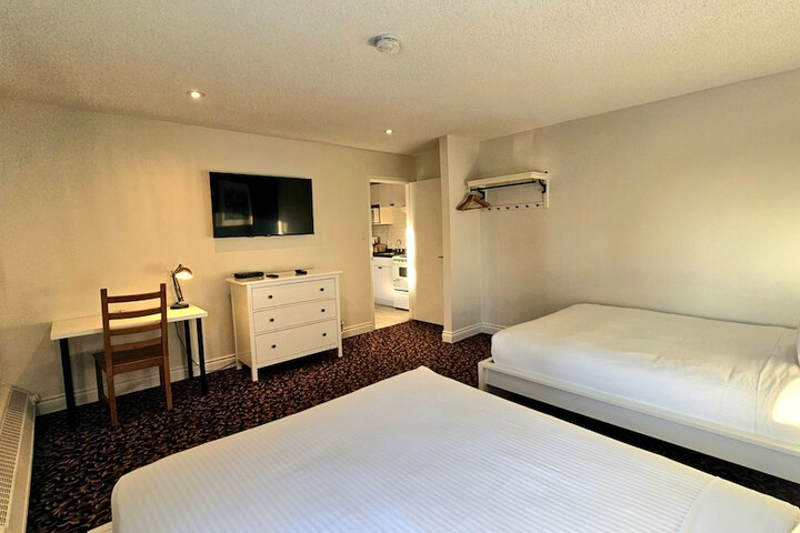 Cloud 9 Inn