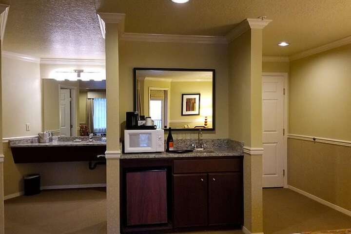 Room 33 of 46