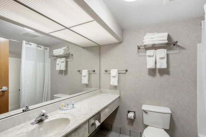 Room 8 of 32
