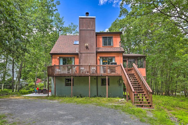 Bushkill House w / Deck & Community Amenities!