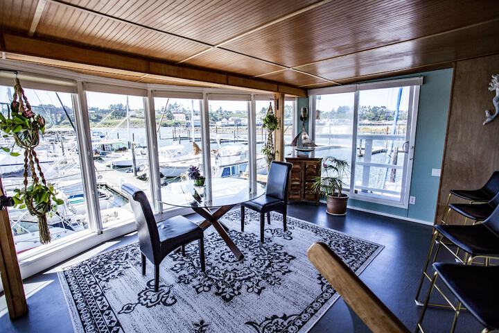 Sundeck 79 of 83