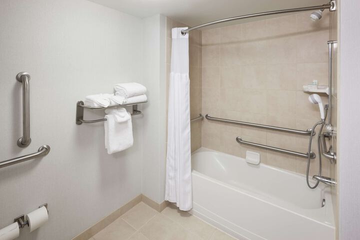 Room 40 of 82