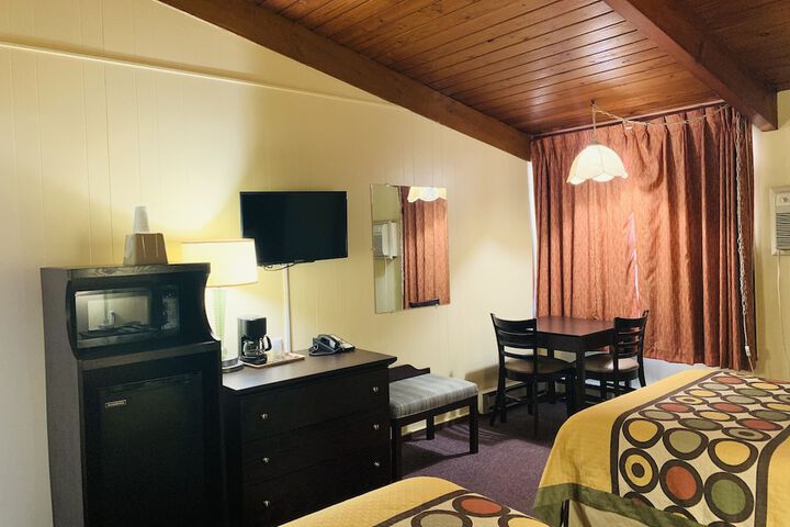 Room 18 of 32