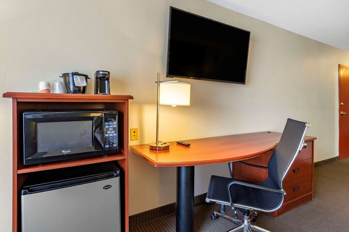 Room 17 of 38