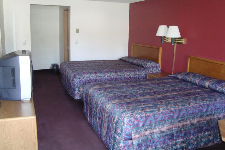 Room 10 of 18