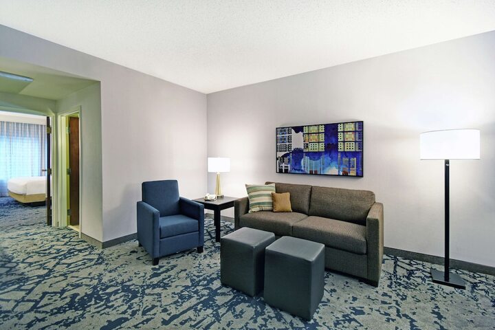 Room 14 of 60