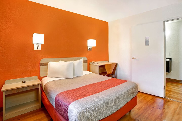 Room 20 of 39