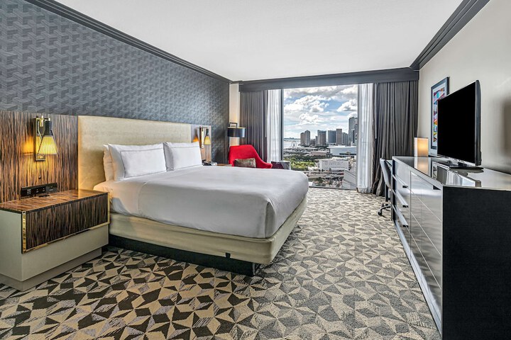 Room 43 of 70