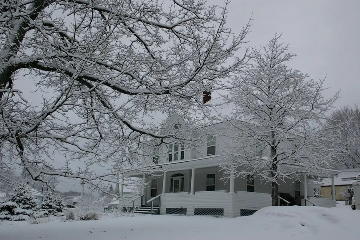 THE YOUNG HOUSE BED AND BREAKFAST