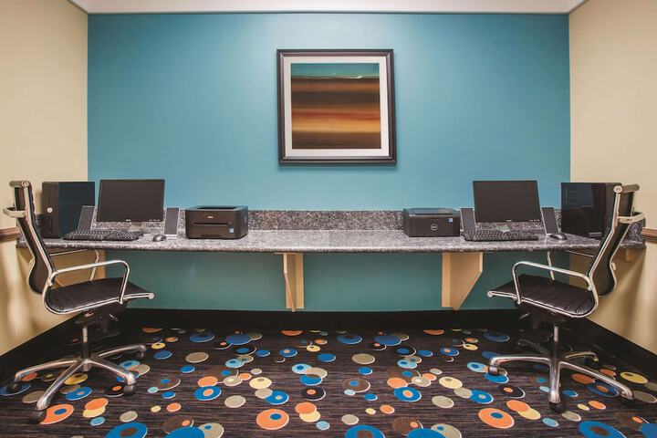 Business Center 32 of 32