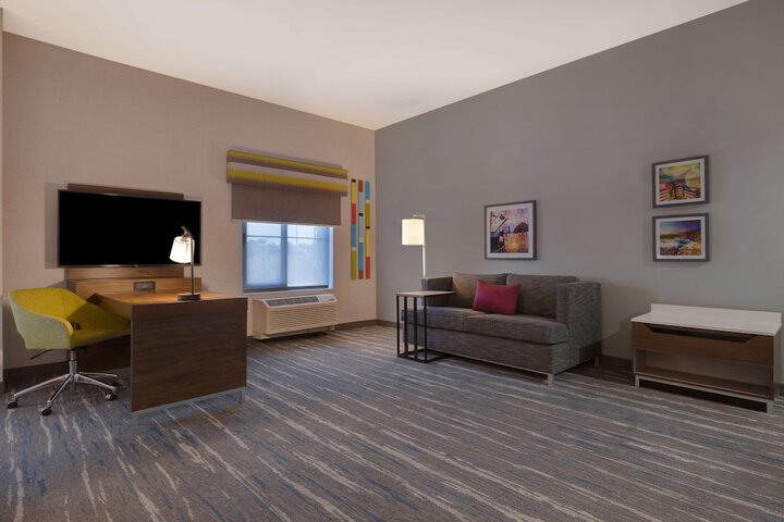 Room 25 of 62