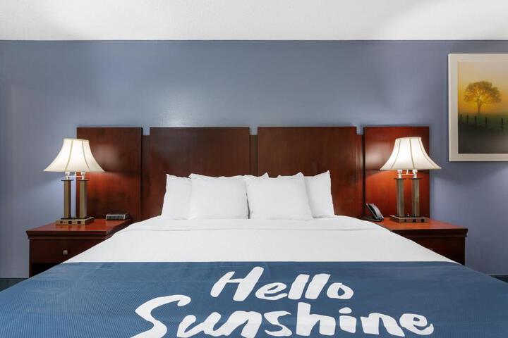 Days Inn by Wyndham Chipley