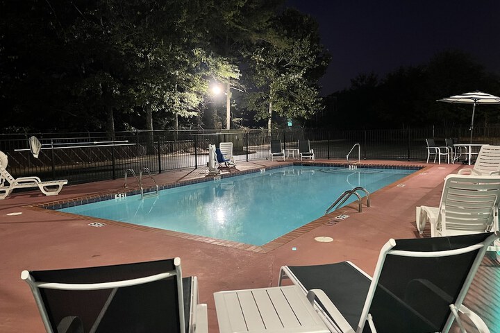 Pool 6 of 51