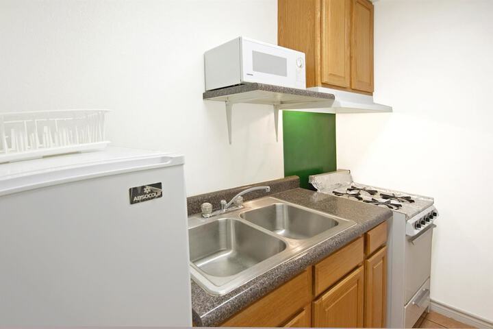Room 4 of 8
